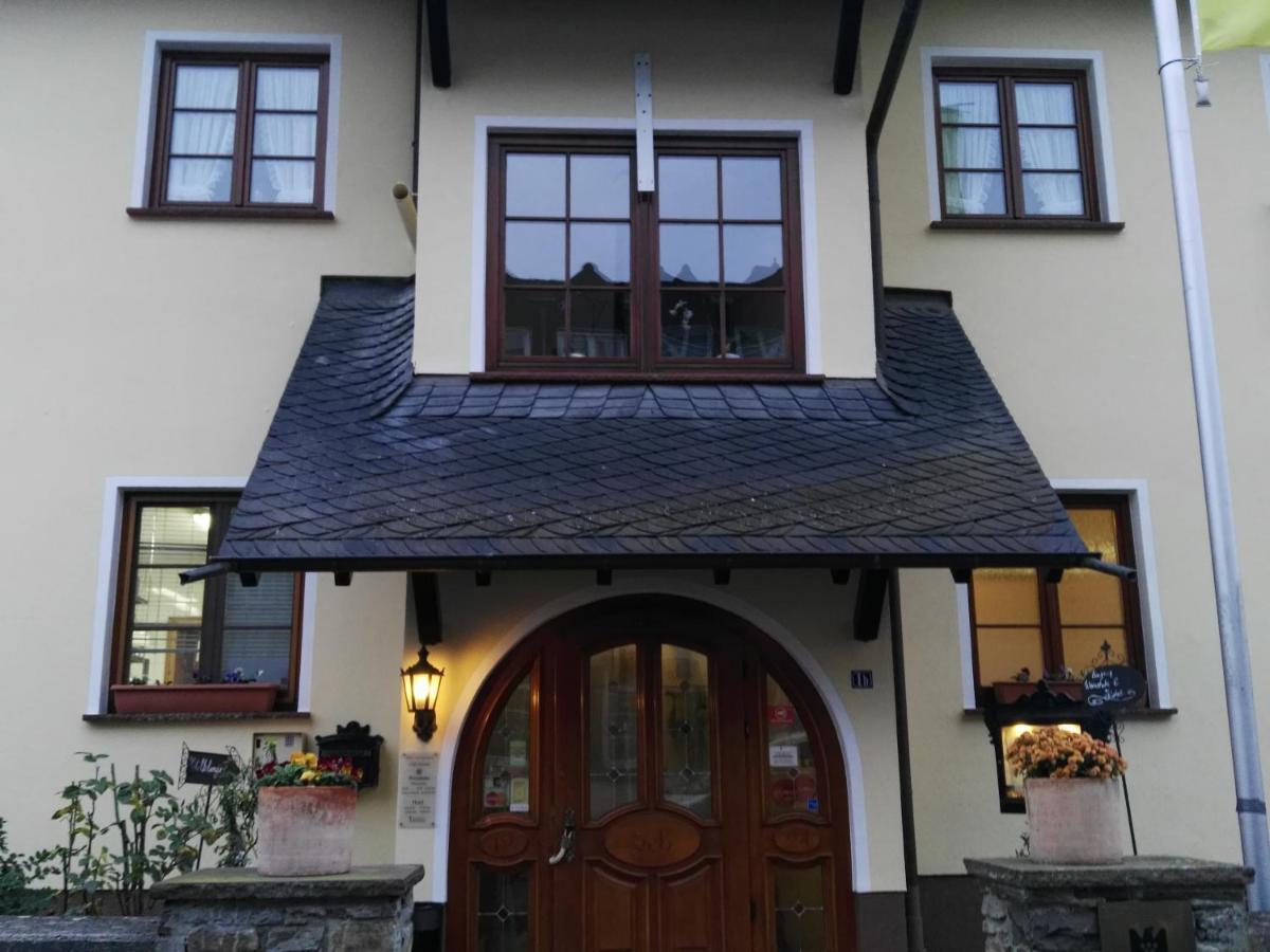 Wein- Und Sekthaus F.b.schoenleber Oestrich-Winkel